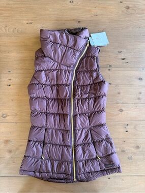 Athleta Featherdry Downabout Vest - deep purple